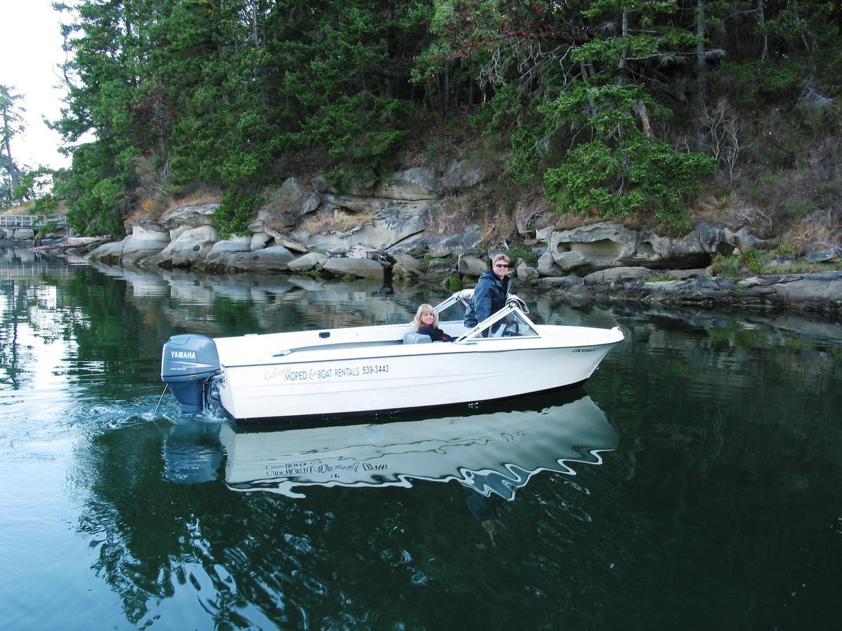 Sticks And Stones Cottage-Arbutus Grove Montague Harbour Exterior photo