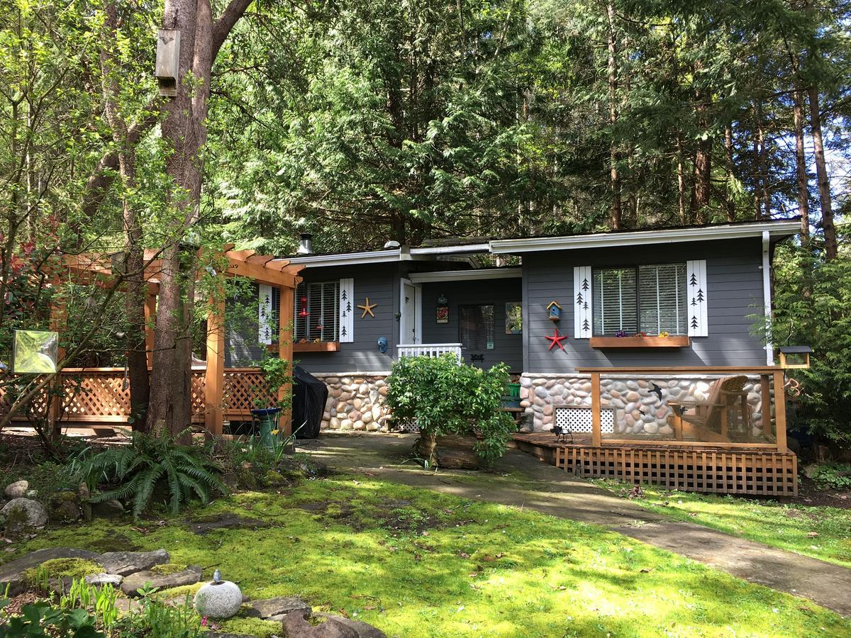 Sticks And Stones Cottage-Arbutus Grove Montague Harbour Exterior photo